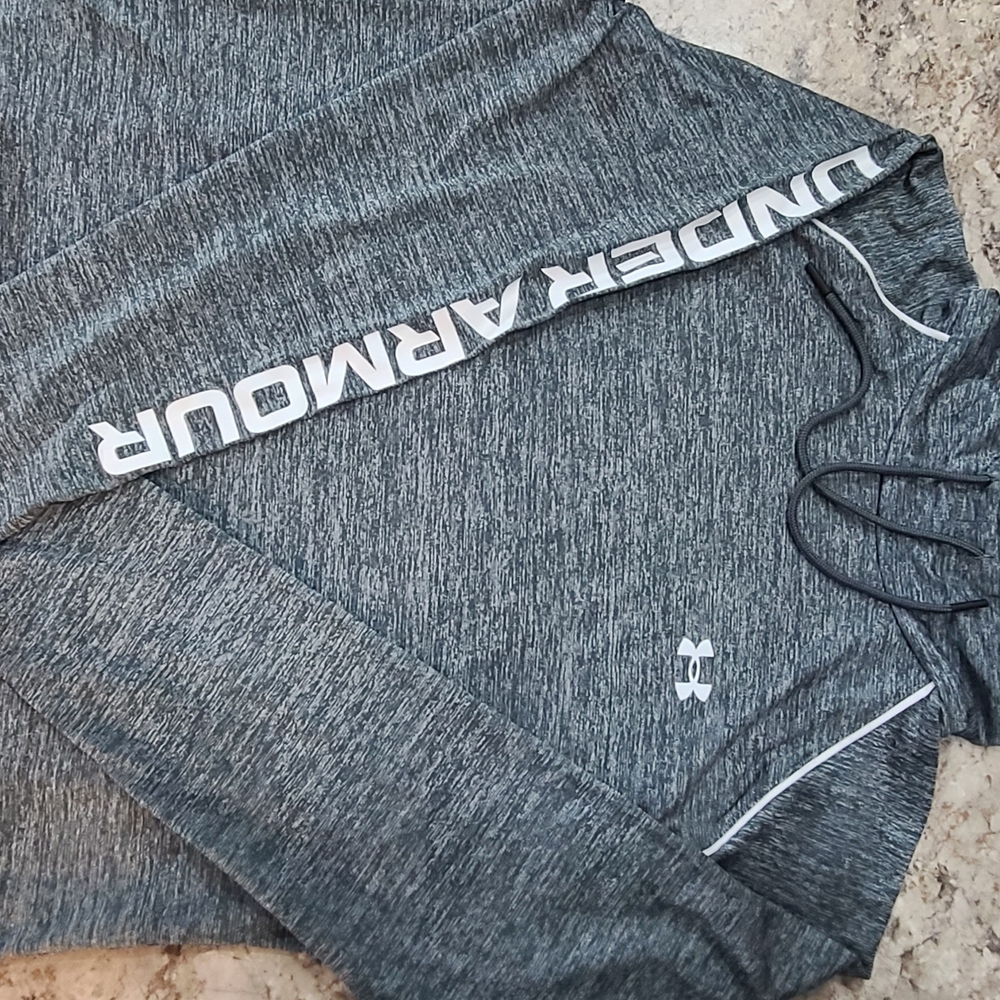 Under Armour Gray Long Sleeve Top